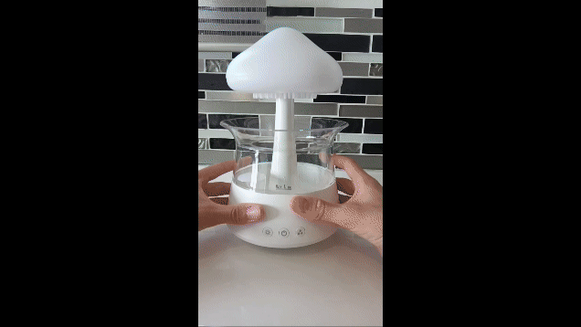 SnoozeCloud: Ultrasonic Aromatherapy Humidifier with Colorful Lamp
